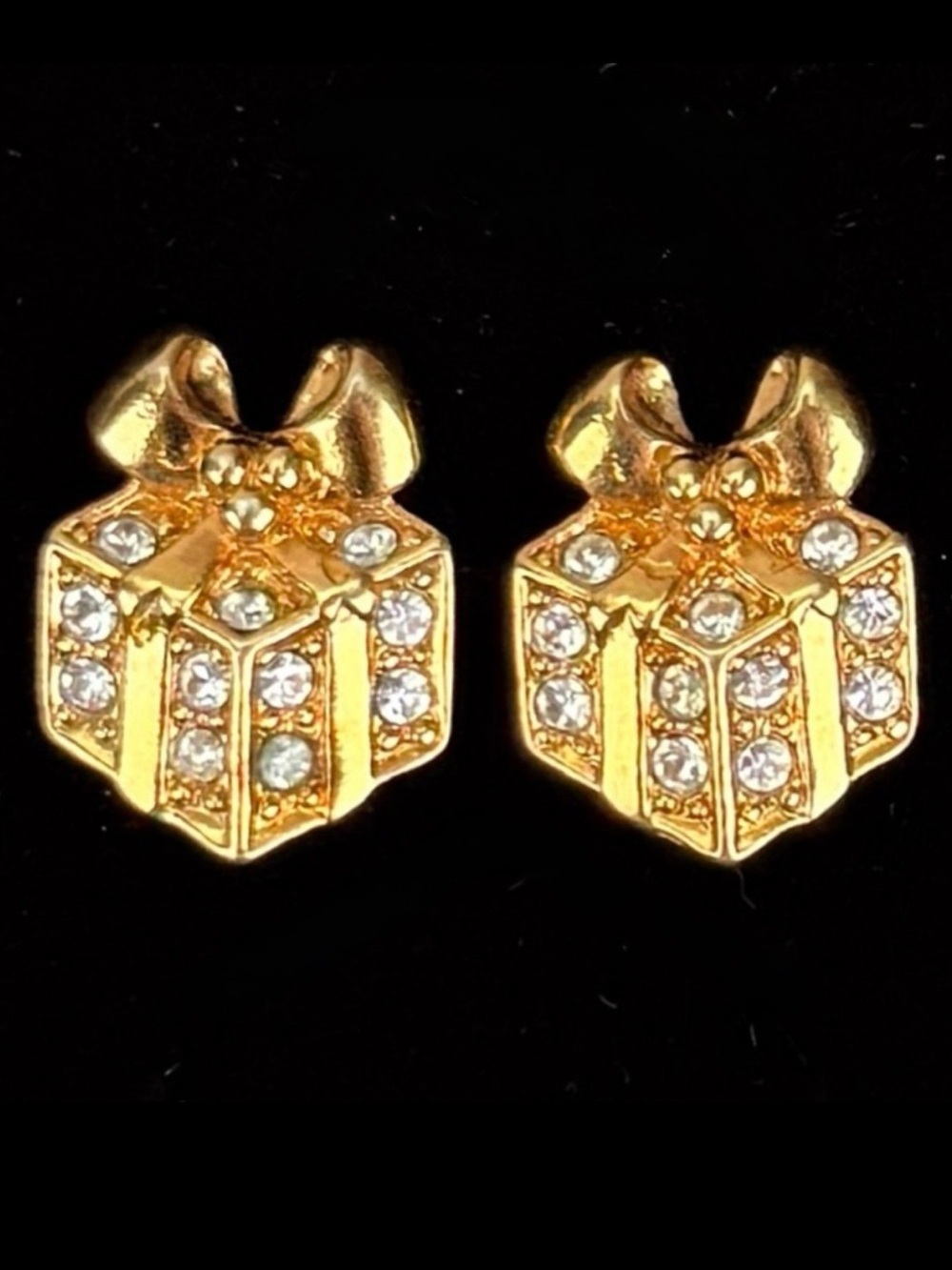 Vintage goldtone bling 3-D, setting holiday present pierced earrings